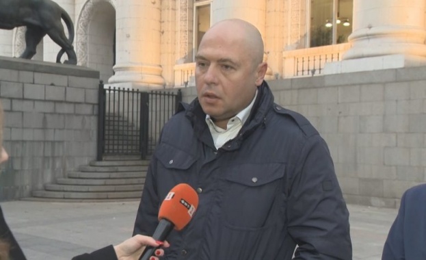 Близките на загиналия при водното бедствие в курортно селище Елените