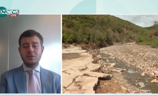 След опустошителния потоп в курорта Елените при който бяха унищожени