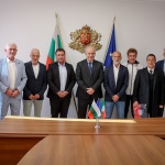 Зам.-министър Димитър Георгиев приветства партньорството между „Каляри Калчо“, УФК „Ботев София“ и български училища