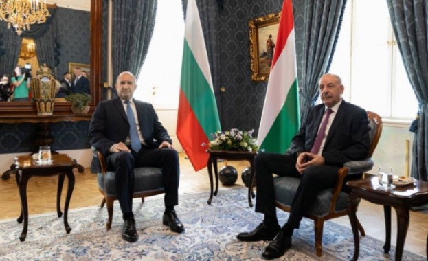 Втори ден от посещението на унгарския държавен глава Тамаш Шуйок