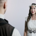 Фолклорът като пулс на любовта: Поли Хубавенска с нова  версия на „Пустоно лудо и младо“