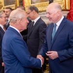 Премиерът Желязков разговаря с крал Чарлз III, покани го да посети България отново