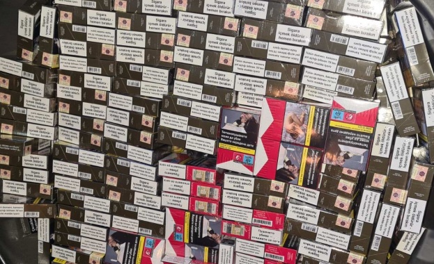 20 000 къса контрабандни цигари в багажи за полет до Великобритания установиха митническите служители 