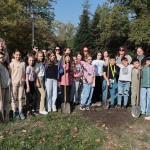 Деца засадиха дръвче, символ на Национална кампания срещу насилието над и между деца „Бъди смел, бъди добър“ в Борисовата градина в столицата