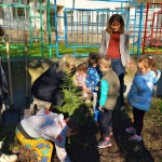 Зам.-кметът Павлина Делчева засади атласки кедър с послание срещу насилието и злоупотребата с деца