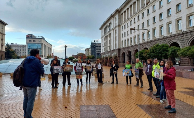 Над 13 500 души призоваха премиера да закупи противопожарна летателна техника за гасене на пожари