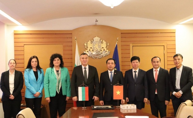 Министърът на земеделието и храните д р Георги Тахов проведе среща