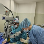 Лекари спасиха зрението на студент, прострелян с пушка в центъра на София