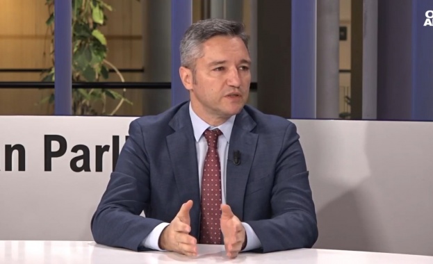 Решението на проблемите с правосъдието и върховенството на закона в