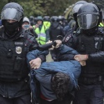 Задържаха над 80 души след уличен бой в Москва