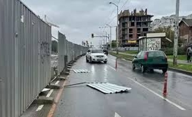 Водач на лек автомобил е преживял опасен инцидент в София