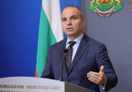 Вицепремиерът Караджов сезира Прокуратурата за съмнителни действия на служители в ИА „Автомобилна администрация“