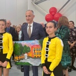 Министър Вълчев откри физкултурен салон в 150-годишното училище в село Крайници