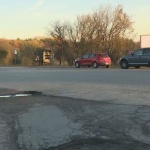 Без маркировка и с висок риск: Защо пътят между Бистрица и Железница продължава да чака ремонт?