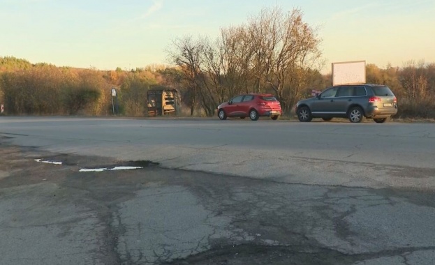 Жители на Бистрица и Железница алармират за опасен пътен участък