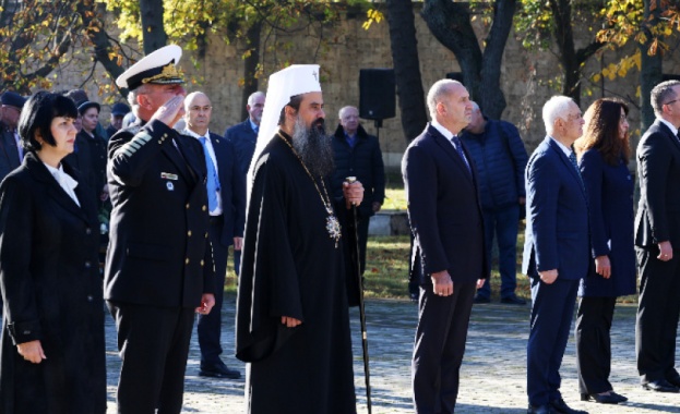 Патриархът отслужи заупокойна панихида за Задушница