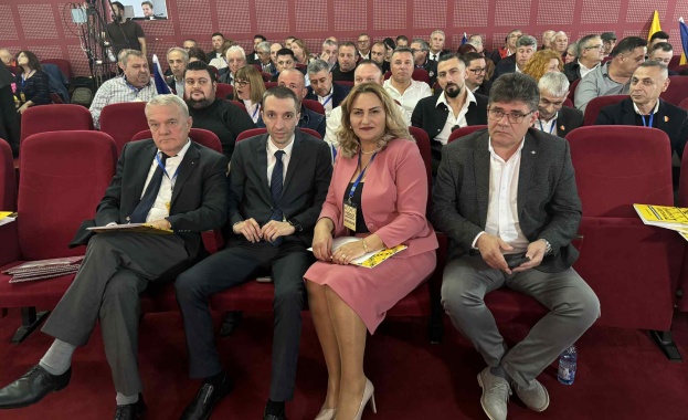 Лидерът на ПП АБВ Румен Петков и областният координатор на