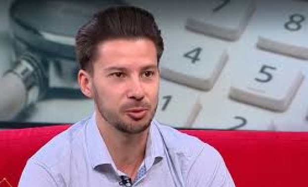 Той посочи че месечното възнаграждение трябва да бъде процент от