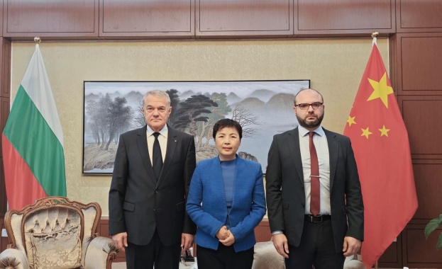 Председателят на ПП АБВ Румен Петков заедно с Георги Стамболиев