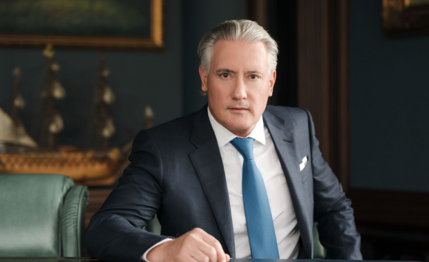 Пост на Кирил Домусчиев във Фейсбук Не много кратък отговор на другаря