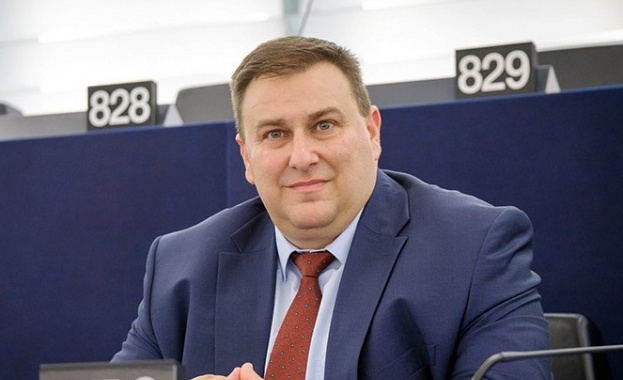 След повече от девет часа интензивни преговори късно снощи Европейският