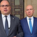 „Възраждане“ сезира Конституционния съд заради отнети президентски правомощия и опасност от политизиране на разузнаването