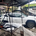 Кола се вряза в пазар в Казанлък