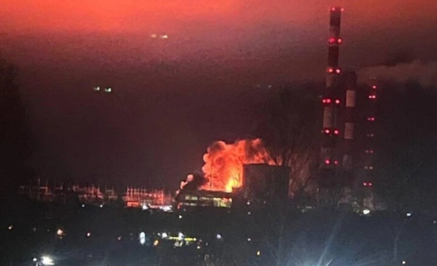 Украински дронове снощи удариха голямата рафинерия на Лукойл във Волгоград