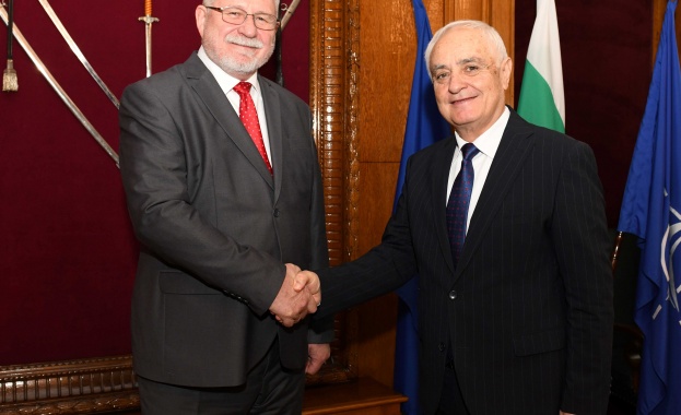 Министър Запрянов се срещна с посланика на Полша Н. Пр. Мачей Шимански във връзка с приключването на мандата му
