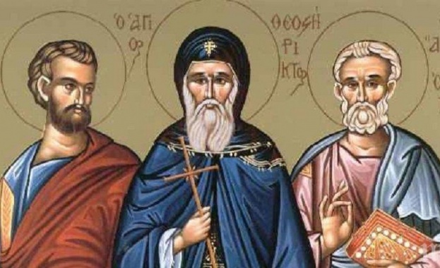 Светите апостоли Олимп Родион Сосипатър Ераст и Куарт
Тези светии принадлежат