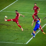 ЦСКА победи Левски, съдията спести червени картони