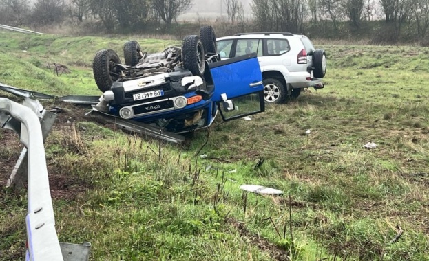 68 годишен мъж е пострадал след като джип е самокатастрофирал на