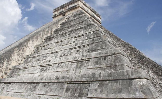 Най голямата и най стара монументална структура на маите отразява тяхната космология