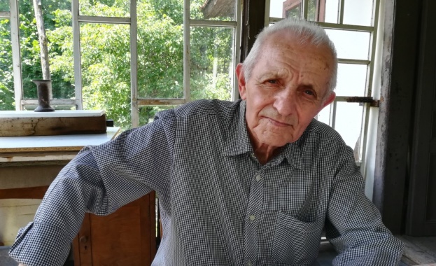 Наскоро художникът Сава Цоновски навърши 100 години но продължава да