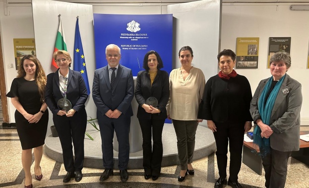 Заместник министърът на образованието и науката акад Николай Витанов връчи за