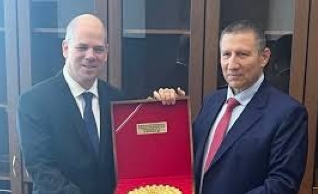 И.ф. главен прокурор Борислав Сарафов разговаря в Съдебната палата с унгарския си колега д-р Габор Над