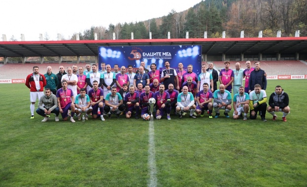 Рудодобивен комплекс спечели дербито с емблематичния резултат 7 2 Стадион Чавдар