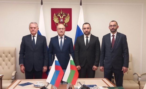 Галин Дурев Румен Петков и Илиян Сарандалиев са на работна