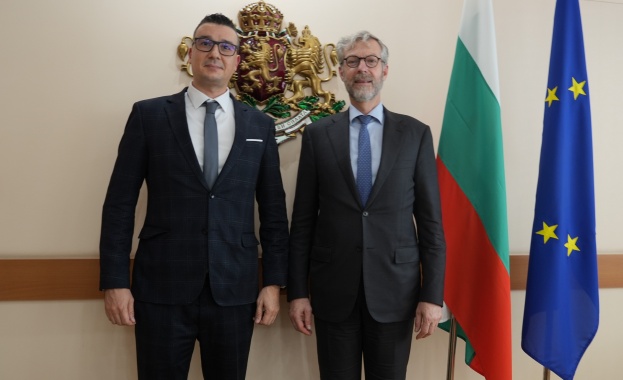 Министърът на икономиката и индустрията Петър Дилов проведе среща с