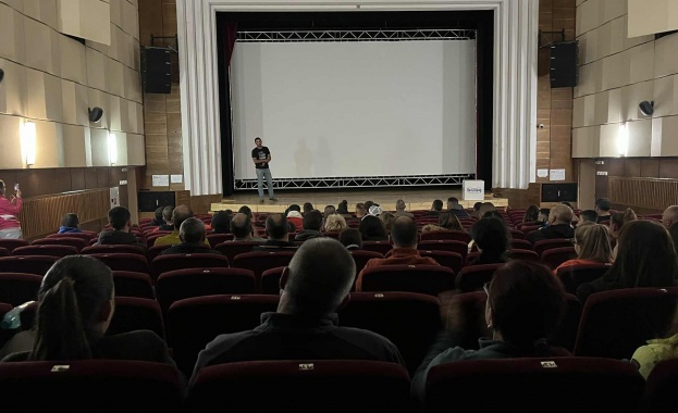 Филмът „Дивото ни зове“ разказва за рекорда на Петър Матов по маршрута Е8