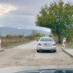 Недоволство заради път с дупки. Защо е спрян ремонтът на Първенец – Лилково