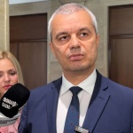 Костадин Костадинов за двойния стандарт: Не е проблем Пеевски да управлява, но е проблем Лукойл да работи