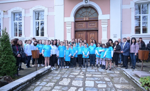 Заместник министърът на образованието и науката Наталия Михалевска и представителят на