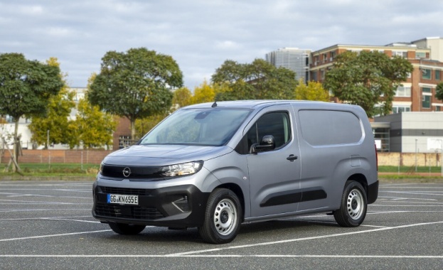 Opel Combo Electric с ново решение от bott – повече функционалност за професионалистите