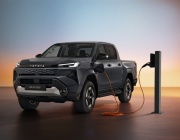 Toyota Hilux вече и в изцяло електрически вариант