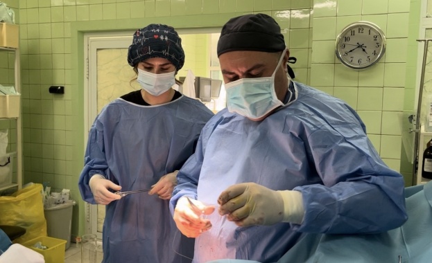 Екипът на отделението по урология в МБАЛ Княгиня Клементина