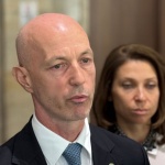 „Възраждане“ поиска отлагане на новата такса смет с една година