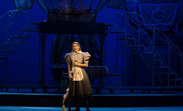 Младият китайски тенор е сред търсените певци в много европейски