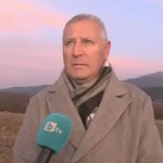 Неизвестни извършители отрязаха редица тополи, засадени като ветрозащитен пояс по пътя към хижа „Яворов“ край Разлог