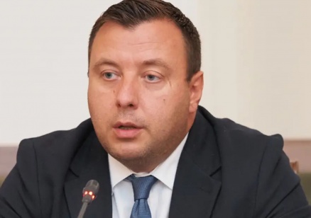 Петър Петров: Ако няма промяна в закона - на 9 август етикети само в евро и по - високи цени